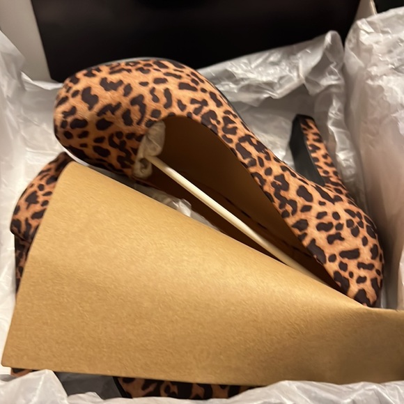 Torrid 4H Leopard Print Platform Pump Women’s 9 Wide - Picture 7 of 7